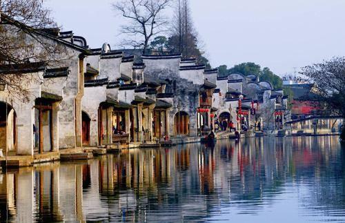 全新宝马5系今日上市,预计今年初开启全国交付